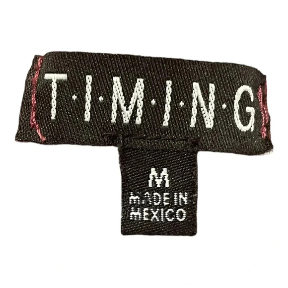 Timing Off the shoulder light maroon colored dress 👗‎ - Picture 4 of 5